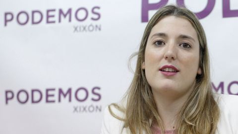 La candidata de Podemos a la Alcalda de Xixn, Olaya Surez, en la sede del partido