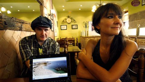 EL DO MOSTRANDO UNA IMAGEN DE RIAZOR EN LA PROMOCIN DE HACIA LO SALVAJE