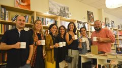 D�az (segunda por la izquierda) reuni� a varios autores, como Javier Pe�a, Elba Pedroza, Arantza Portabales, Carmen Quinteiro, Cecilia Fern�ndez y Manuel Gago