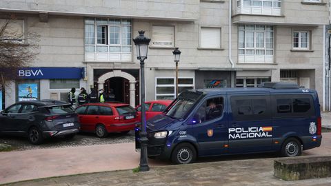 Operativo policial desplegado esta ma&ntilde;ana en la Praza do Parque, en Vilanova de Arousa.