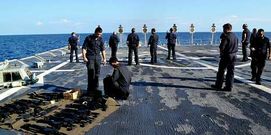 Ejercicio de tiro a bordo de la fragata ferrolana F-102 en Turqu�a. 