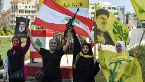 Seguidoras de Hezbol� participan en una protesta en Beirut contra el Gobierno liban�s, el 31 de mayo