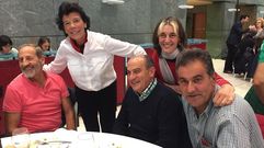 Abelardo Carballo y Santiago Barja (sentados,  la derecha de la foto) en un acto del partido junto a la ministra Celaa