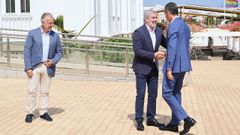 De izquierda a derecha, el ministro de Poltica Territorial y lder de los socialistas canarios, ngel Vctor Torres; el presidente de Canarias, Fernando Clavijo; y su homlogo en el Gobierno central, Pedro Snchez.