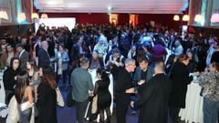 O p�blico conversa animadamente durante a gala dos Premios da Industria Musical de Galicia.