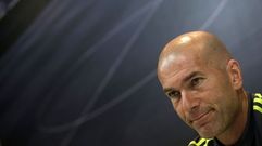 Zidane: �Habl� con Benzema y le veo concentrado en f�tbol�