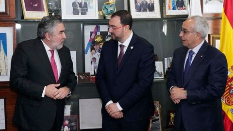 El presidente del Principado, Adri�n Barb�n, durante la recepci�n de la placa olimpica al merito deportivo