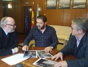 Reuni�n en Costas, ayer.