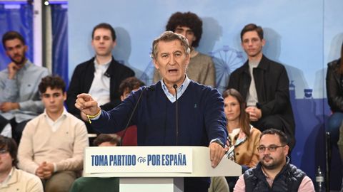 El presidente del Partido Popular, Alberto Nez Feijo, interviene durante un acto por el Da del Afiliado del PP de Aragn.