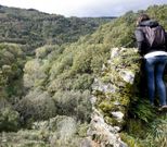 Vista desde el castillo de Doncos, donde pasar�a la variante. 