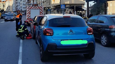 En uno de los accidentes de tráfico, en la avenida de Celanova de A Valenzá, hubo dos heridos.