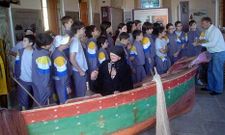 Los alumnos del colegio San Jorge de Santiago fueron uno de los muchos grupos que disfrut� del museo.