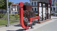 La ciudad pontevedresa, que multiplic� el n�mero de turistas, cuenta con paneles y puntos de informaci�n para el visitante. 