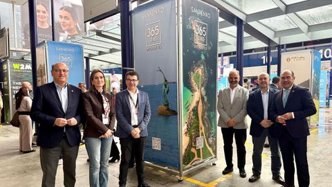 Representantes del sector tur�stico y del Concello de Sanxenxo, en Fitur 2026