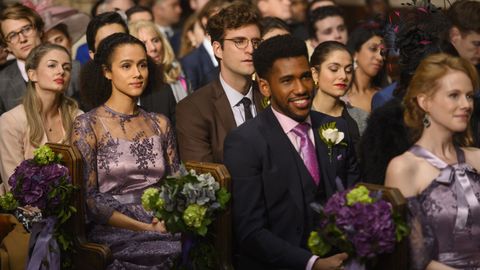 Nathalie Emmanuel (a la izquierda, conocida por interpretar a Missandei en �Juego de tronos�) protagoniza la serie �Cuatro bodas y un funeral�