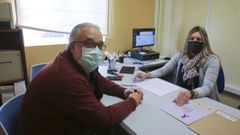 Rogelio Ramos e Isabel Carballeira son los dos agentes de la Polic�a Local encargados de la unidad de VioG�n