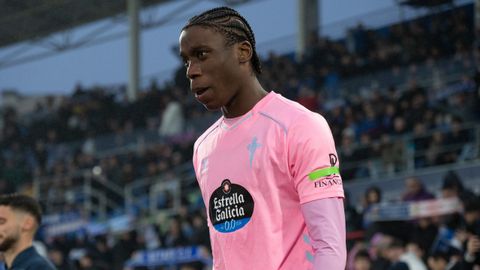 Ilaix Moriba, antes del inicio del partido ante el Getafe.