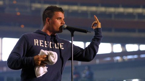 Dani Mart�n en el Coliseum durante el concierto de El Canto del loco de julio del 2003