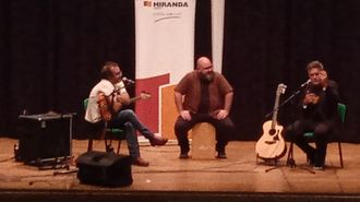 Presentaci�n musical de �La chica del lago� en Bueu