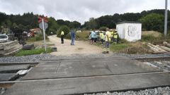 Paso a nivel donde se produjo el accidente, se�alizado con un stop y sin barreras