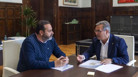 Lombarda, a la izquierda, en la entrevista con el presidente de la Diputacin de Ourense