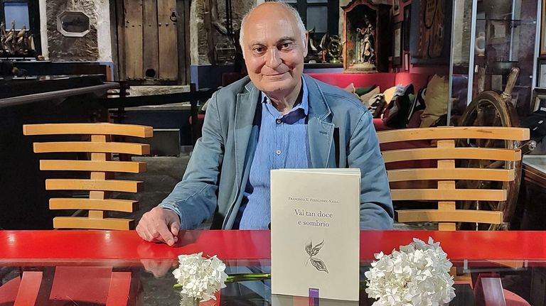 Francisco X. Fern�ndez Naval presenta o seu novo poemario titulado �Val tan doce e sombr�o�