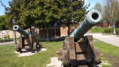 Los ca�ones tricentenarios �Hicaro� y �Raio�, ejemplares de gran calibre ubicados como adorno en el parque de San Pedro de los Arcos de Oviedo