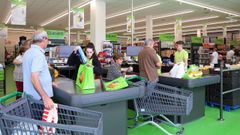 Muchos clientes se acercaron a conocer las nuevas instalaciones del supermercado Cuevas Cash