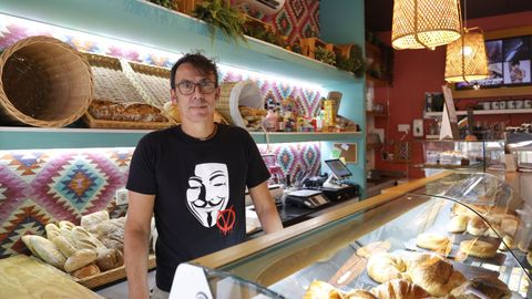Marcelino Filgueira, que tenía dos cafeterías, se ha quedado solo con la de la calle Rouco de Pontevedra