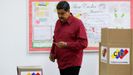 Maduro fue el primero en votar en su colegio electoral