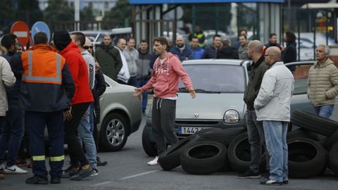 PROTESSTAS DE LOS TRABAJADORES DE ALCOA POR EL CIERRE DE LA FÁBRICA