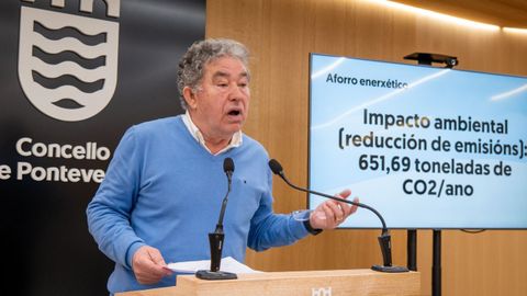 El alcalde de Pontevedra, Miguel Anxo Fern&aacute;ndez Lores, este mi&eacute;rcoles en la sala de prensa del Concello