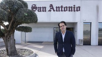 Iv�n Amarelle Pu�al, de San Antonio, en el crematorio de A Laracha.
