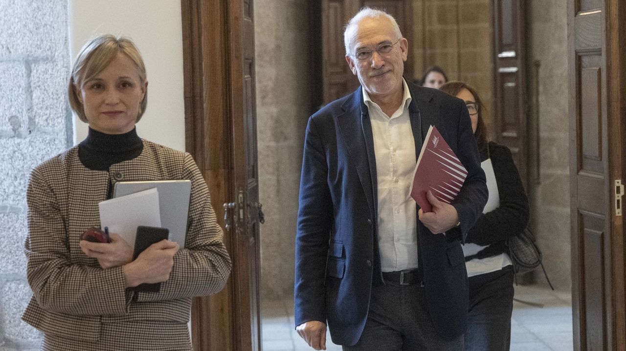 El PSOE de Santiago exige solución para los párkings de plaza de Galicia y Vigo