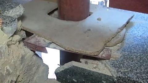 Estado de parte del portal del edificio