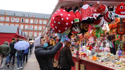 Mercado navideo en la Plaza Mayor de Madrid.