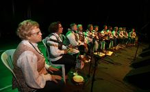 Actuaci�n de la agrupaci�n Nunca � Tarde. 