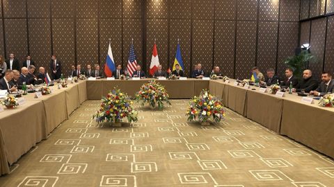 Los equipos negociadores de EE.UU., Rusia y Ucrania en Ginebra.