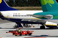 El incremento de viajeros de vuelos internacionales no frena la ca�da de pasaje en Lavacolla.