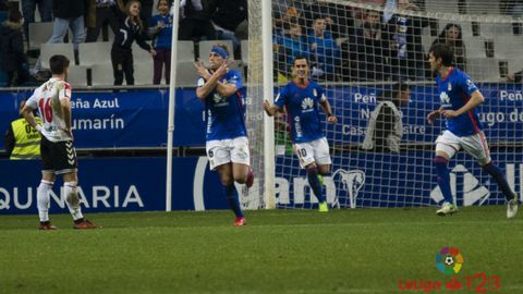 Carlos Hernndez celebrando su gol a la Cultural