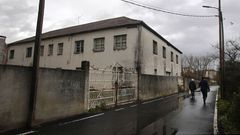 Una de las construcciones que ser�n derribadas para dar salida a Cobas a la calle Rof Codina