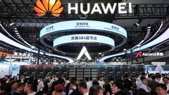 Expositor de Huawei en la Conferencia Internacional de Inteligencia Artificial en Shanghi. 