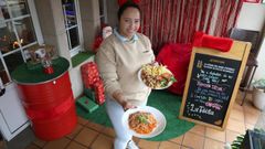 Noelia Batista, de A Tablita de Boiro, donde ofrecen un men del da gratis por cada diez consumidos 