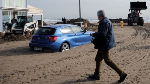 Efectos del temporal en la playa de las Arenas, en Valencia