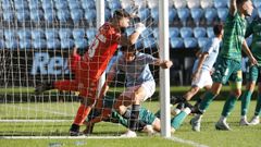 Diego, en la porter�a de Bala�dos, durante su �ltima visita al filial c�ltico