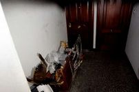 Puerta del 9�A, el piso en el que se declar� el fuego
