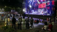 Actuaci�n de la orquesta Fania Blanco Show en las Festas do Portal de Ribadavia