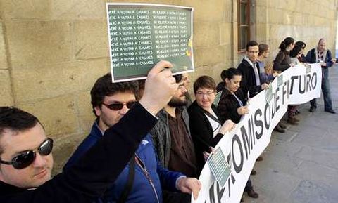 El colectivo de investigadores protest� varias veces ante San Xerome, sede del Rectorado.
