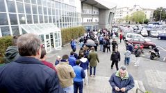 Colas en Riazor para retirar las entradas del partido en Lugo