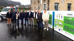 Los alcaldes de los tres concellos y personal de la Xunta, en la Azucreira de Portas